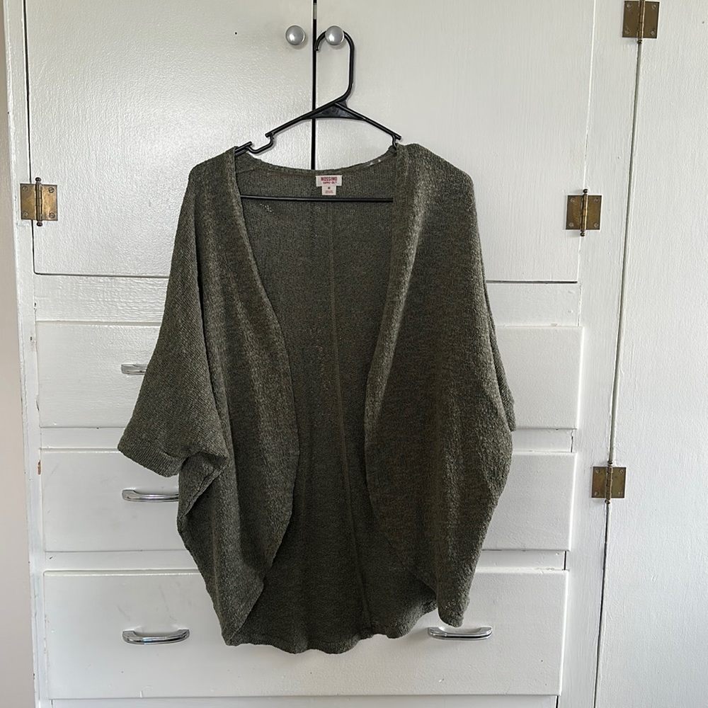 Adorable olive green shawl!